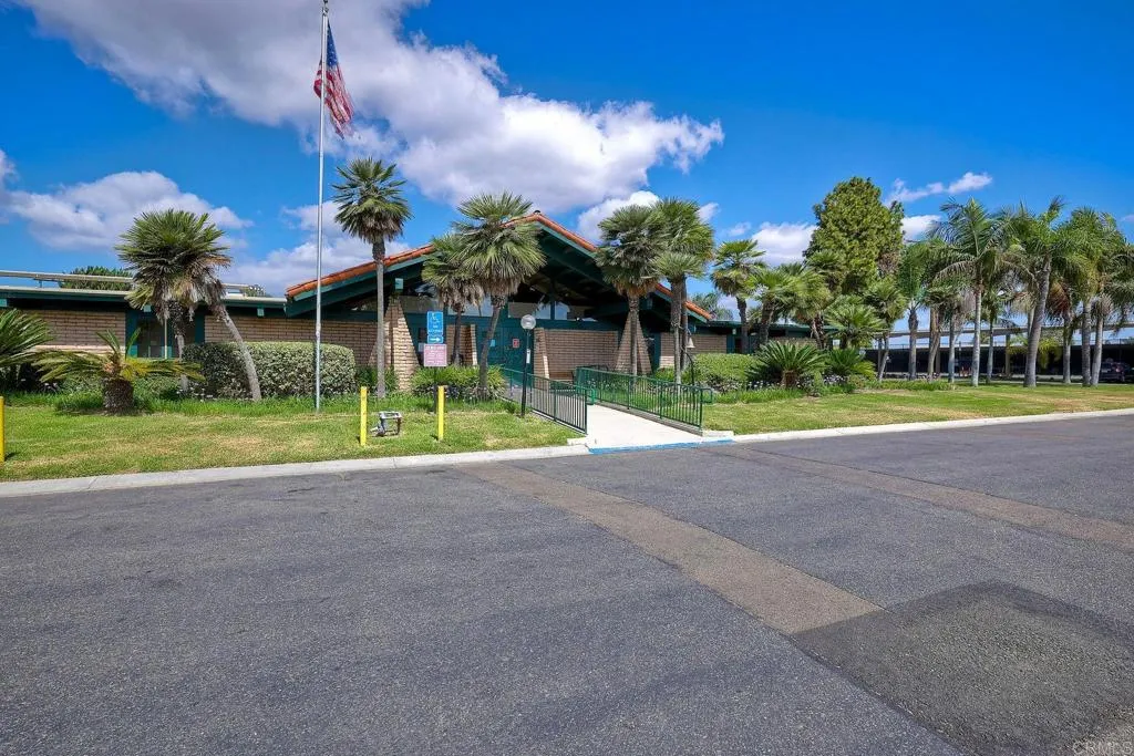 https://cdn.realtyfeed.com/cdn/127/306702831/d01213bb6b55c8de2cccc249188af2d1.webp