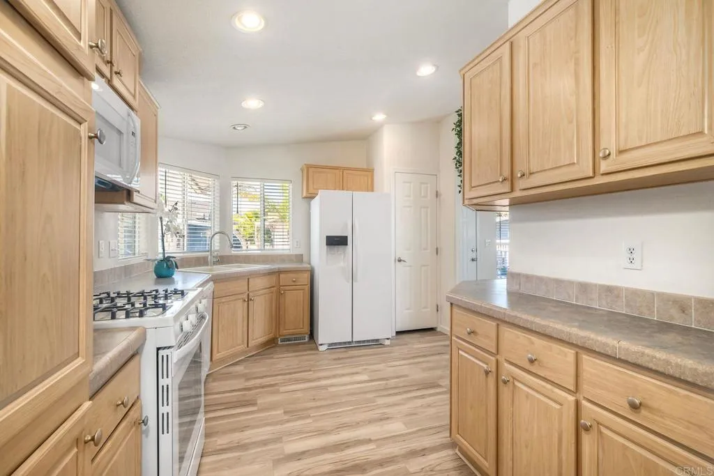 https://cdn.realtyfeed.com/cdn/127/306702831/f662166fe380d85c51e1827387005b53.webp