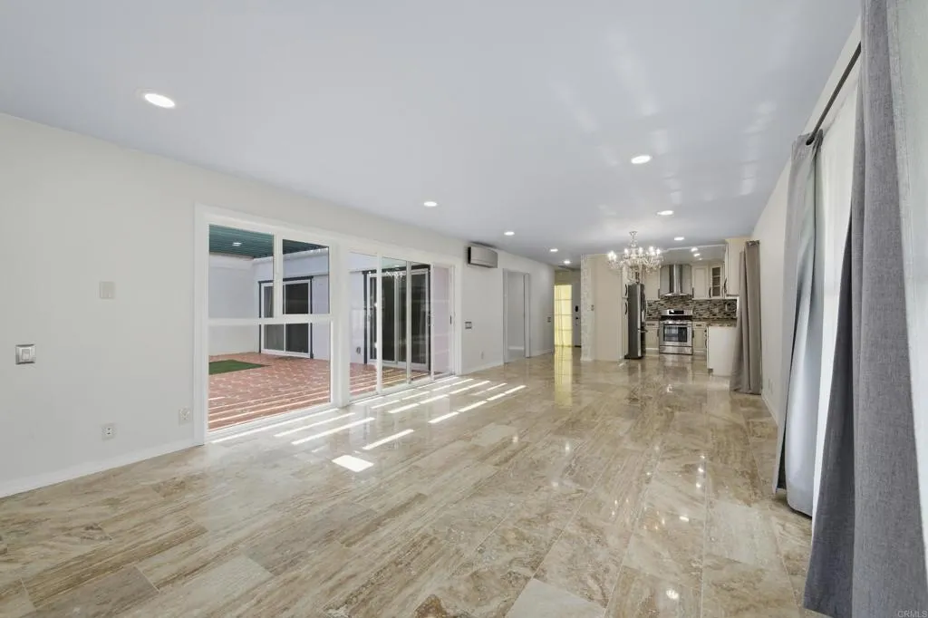 https://cdn.realtyfeed.com/cdn/127/306702832/4a8d30a547fbd02b1ead11206484ba7c.webp