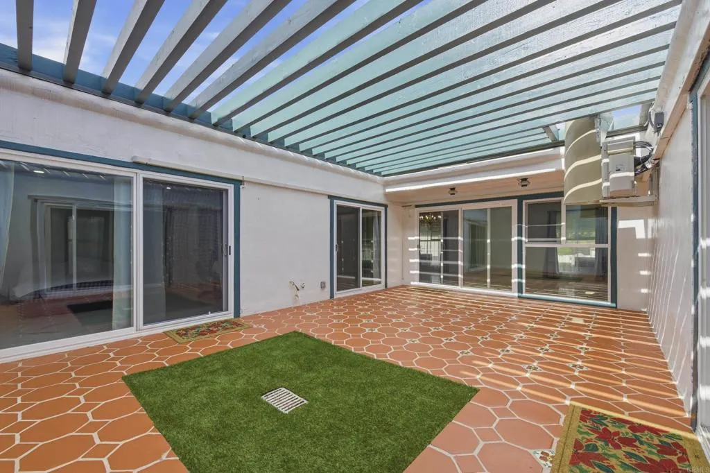 https://cdn.realtyfeed.com/cdn/127/306702832/a6fc89da782baddd0fe2e2bd67905808.webp