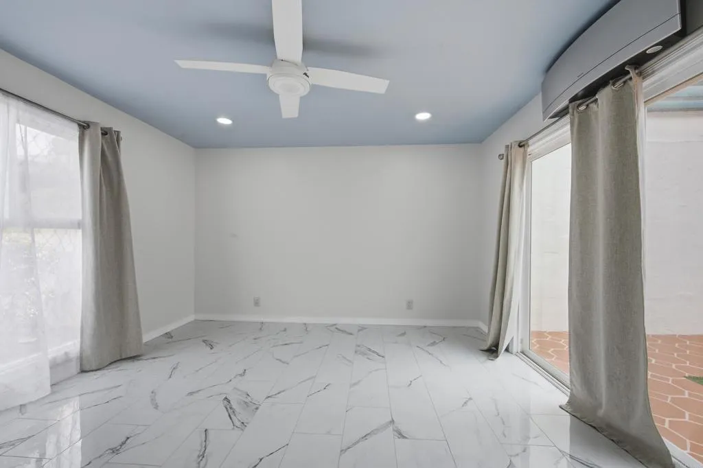 https://cdn.realtyfeed.com/cdn/127/306702832/ee0ff58b606459df6f43d8e323f1cce4.webp