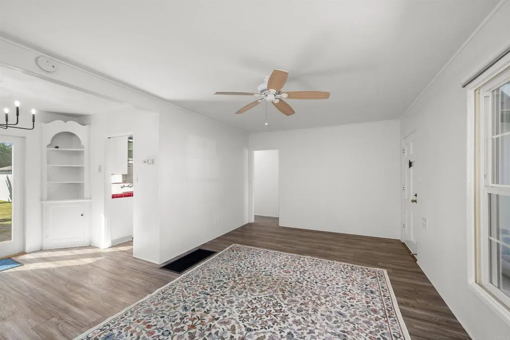 https://cdn.realtyfeed.com/cdn/127/306702846/97c5c6e9850d9e4d49295810efe860c6.webp