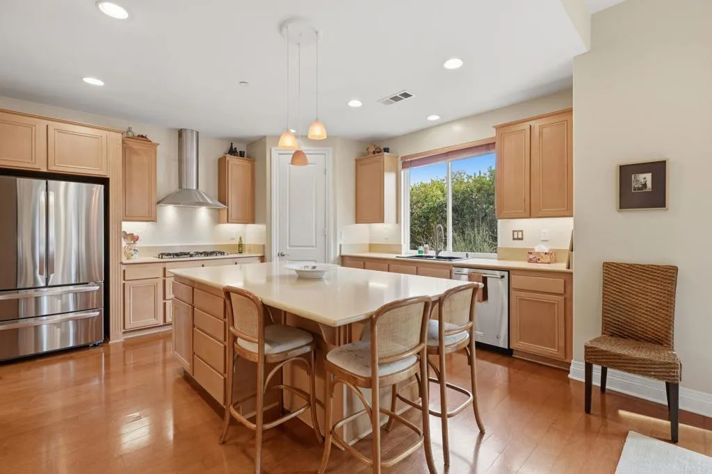 https://cdn.realtyfeed.com/cdn/127/306702855/05e3d381e3dcfa7918d24e309dd5a33e.webp