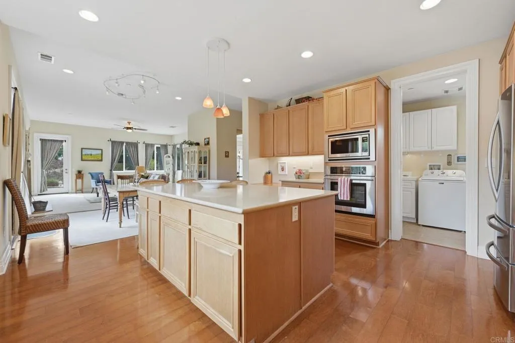 https://cdn.realtyfeed.com/cdn/127/306702855/c1fc4eb8989d25fd4d75303d74f0805f.webp