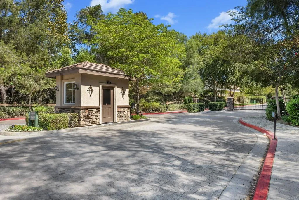 https://cdn.realtyfeed.com/cdn/127/306702855/c7fc5ff2105831c2811a73559f0cf6dd.webp