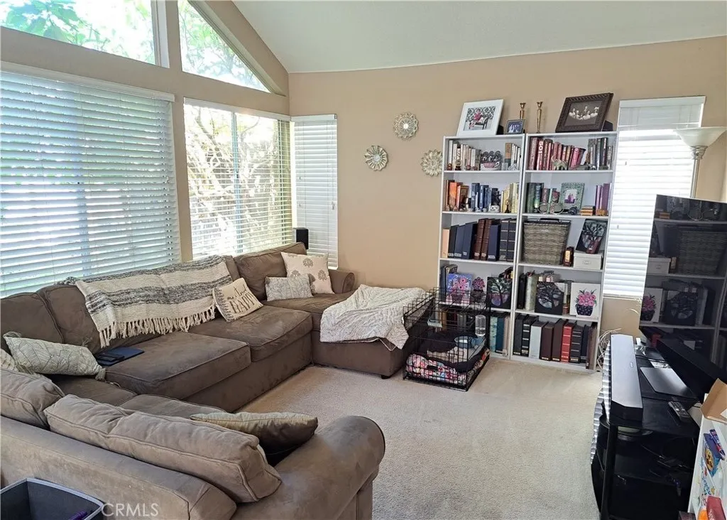 https://cdn.realtyfeed.com/cdn/127/306702858/7950e92e79d5d19206833717577ae7e1.webp