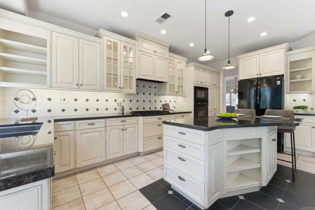 https://cdn.realtyfeed.com/cdn/127/306702881/6f244a6f3262287abde827c111f19f36.webp