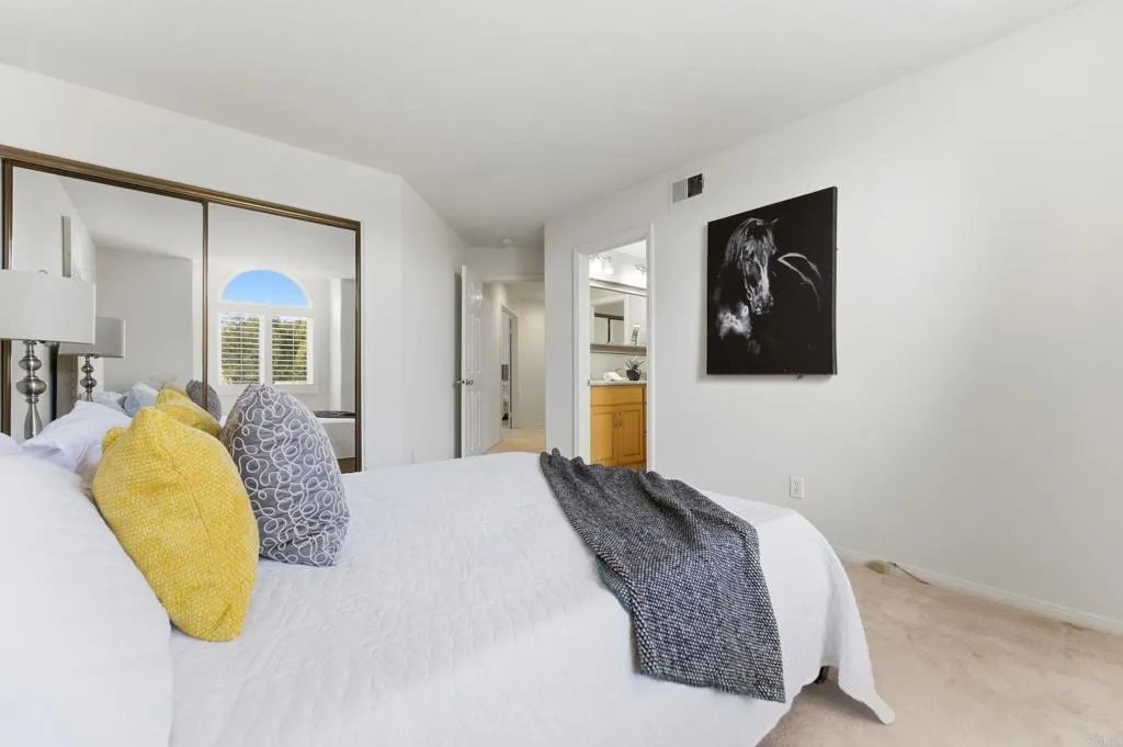 https://cdn.realtyfeed.com/cdn/127/306702881/a552066b838d60d759856f31c1c772aa.webp