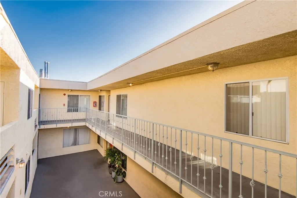7045 Woodley Avenue UNIT 218, Van Nuys, CA, 91406
