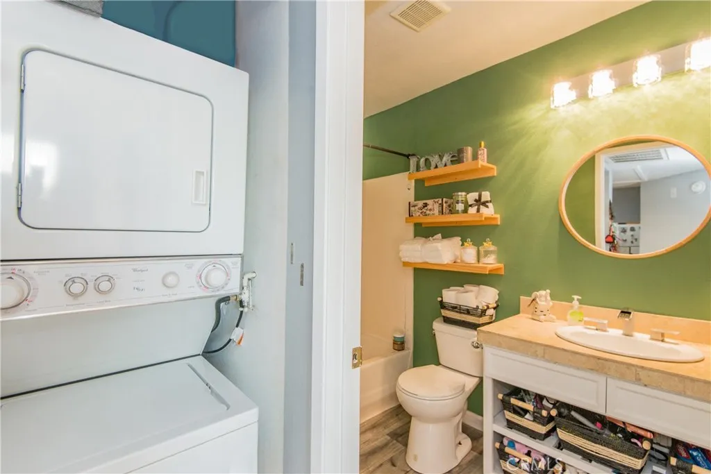 7045 Woodley Avenue UNIT 218, Van Nuys, CA, 91406