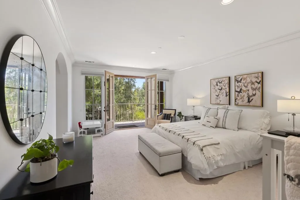 https://cdn.realtyfeed.com/cdn/127/306702925/86eadc7bd5ac7422f92cc67ead690dec.webp