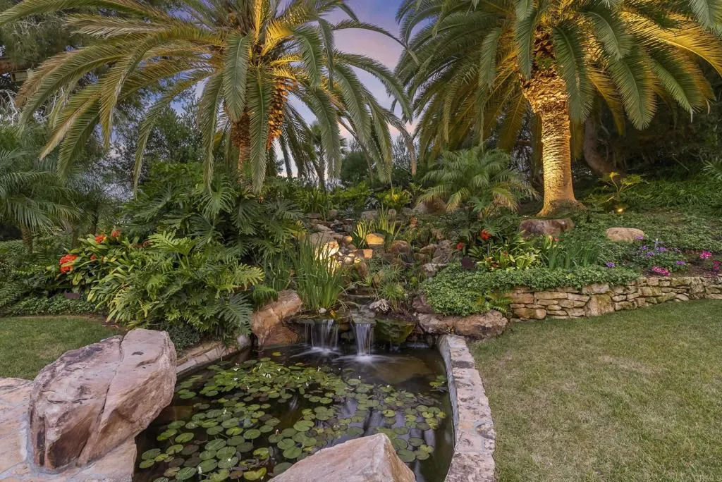 https://cdn.realtyfeed.com/cdn/127/306702925/8ca933be90ad2e4ac97d187e382c132a.webp