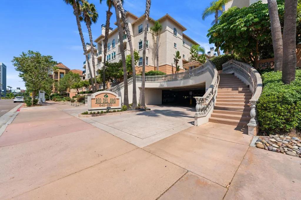 680 Camino De La Reina UNIT 2201, San Diego, CA, 92108