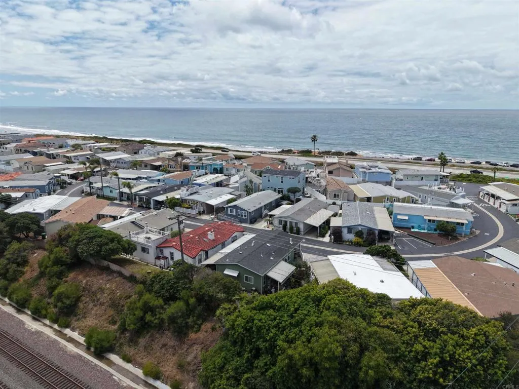 https://cdn.realtyfeed.com/cdn/127/306702944/153a9f6bf8f051a3858ce9b92ea2dde7.webp