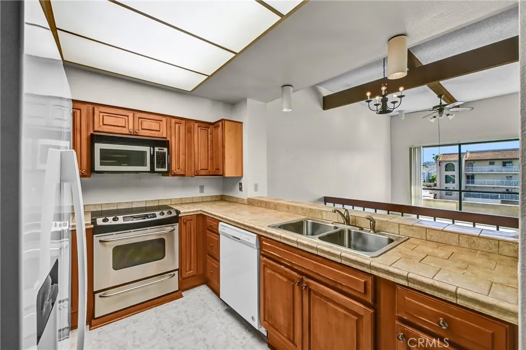 https://cdn.realtyfeed.com/cdn/127/306702998/194c4e971594323e95fc7f76f8770244.webp