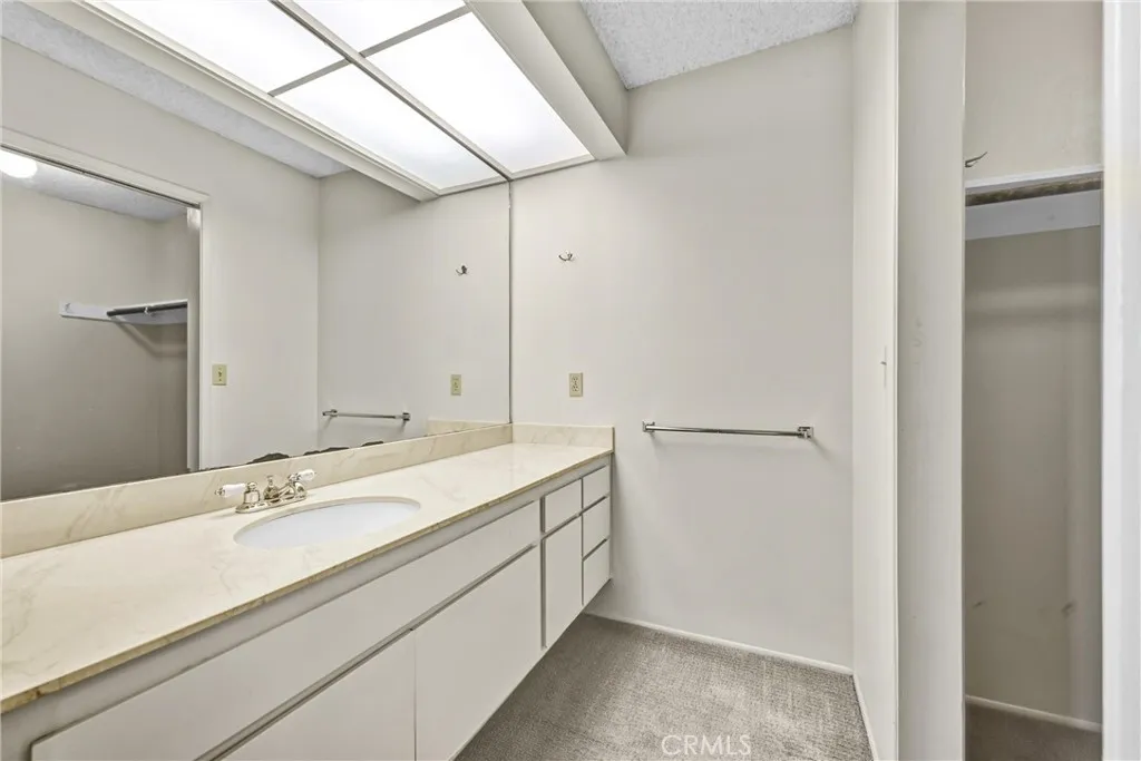 https://cdn.realtyfeed.com/cdn/127/306702998/3e5443042240f8393fe97b759ade9d7e.webp