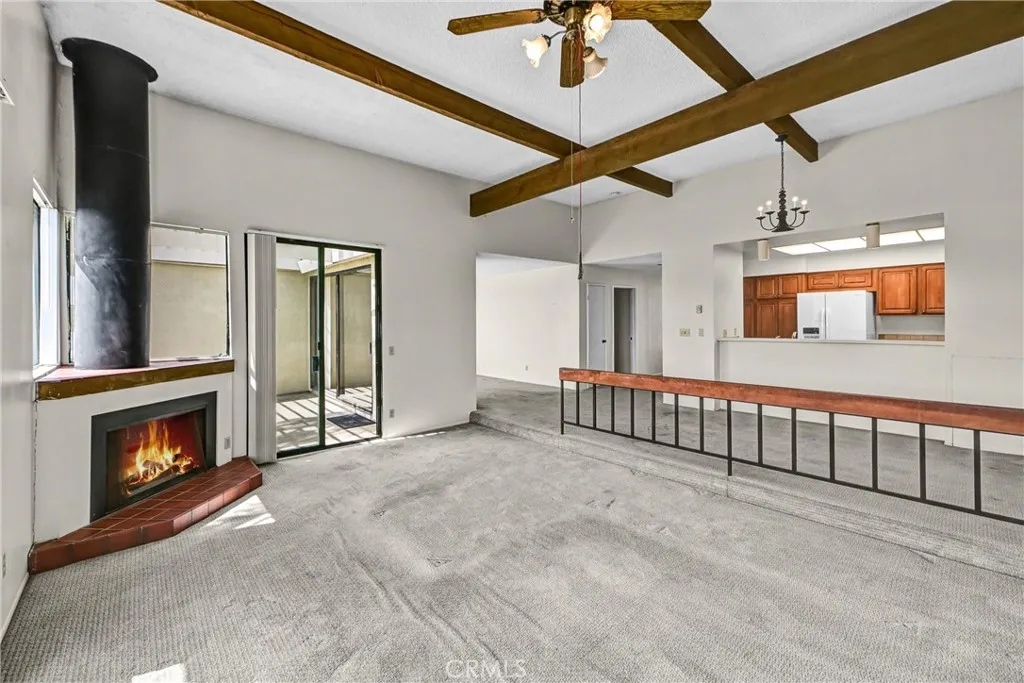 https://cdn.realtyfeed.com/cdn/127/306702998/4c966150b9eb1a7af1daebb8392ed934.webp