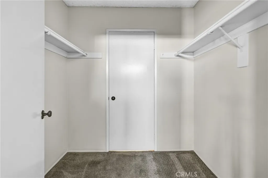 https://cdn.realtyfeed.com/cdn/127/306702998/6ce81dabf2e4e925c8179fb11e0f45df.webp