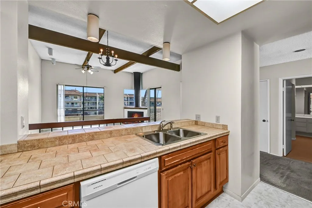 https://cdn.realtyfeed.com/cdn/127/306702998/afbfaab1602b9a7c44f82ec016507d86.webp