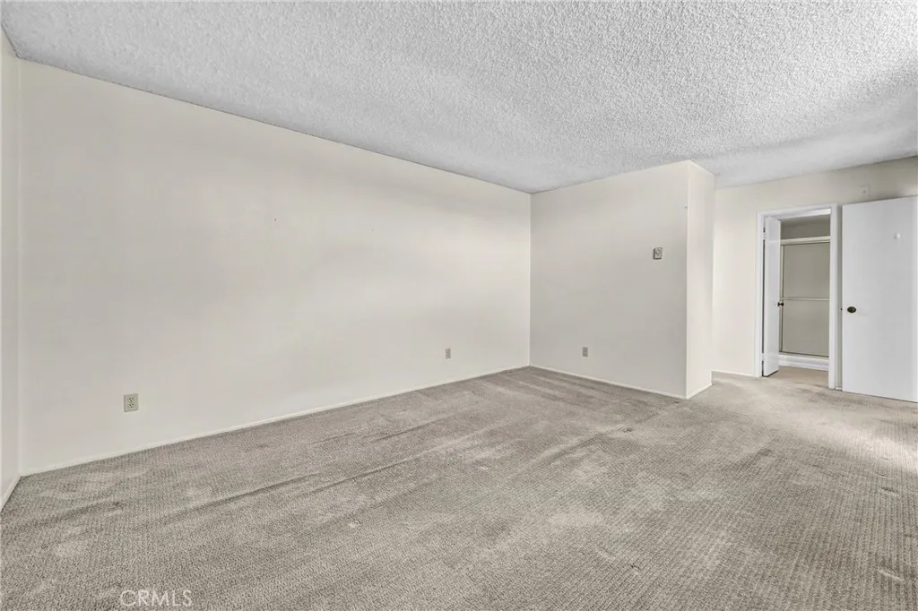 https://cdn.realtyfeed.com/cdn/127/306702998/b89461417797a5248f60d29b35946f88.webp