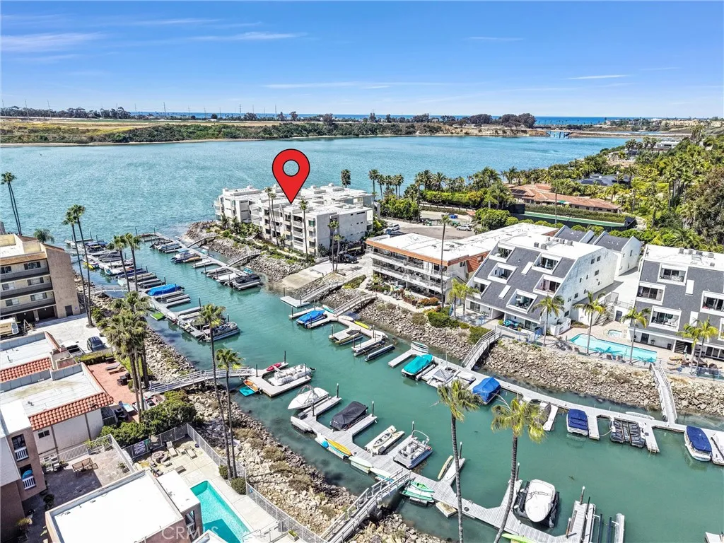 https://cdn.realtyfeed.com/cdn/127/306702998/ba704e8347968bd91d7236041aef6b25.webp