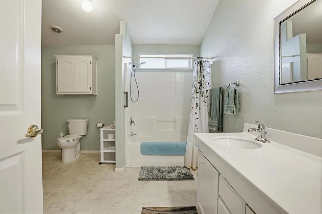 https://cdn.realtyfeed.com/cdn/127/306703063/a652213387b0af0e1f5c0c1f6b3b7fa3.webp