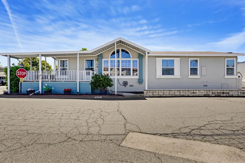 https://cdn.realtyfeed.com/cdn/127/306703063/dff443e75055b98fea06111897e432f6.webp