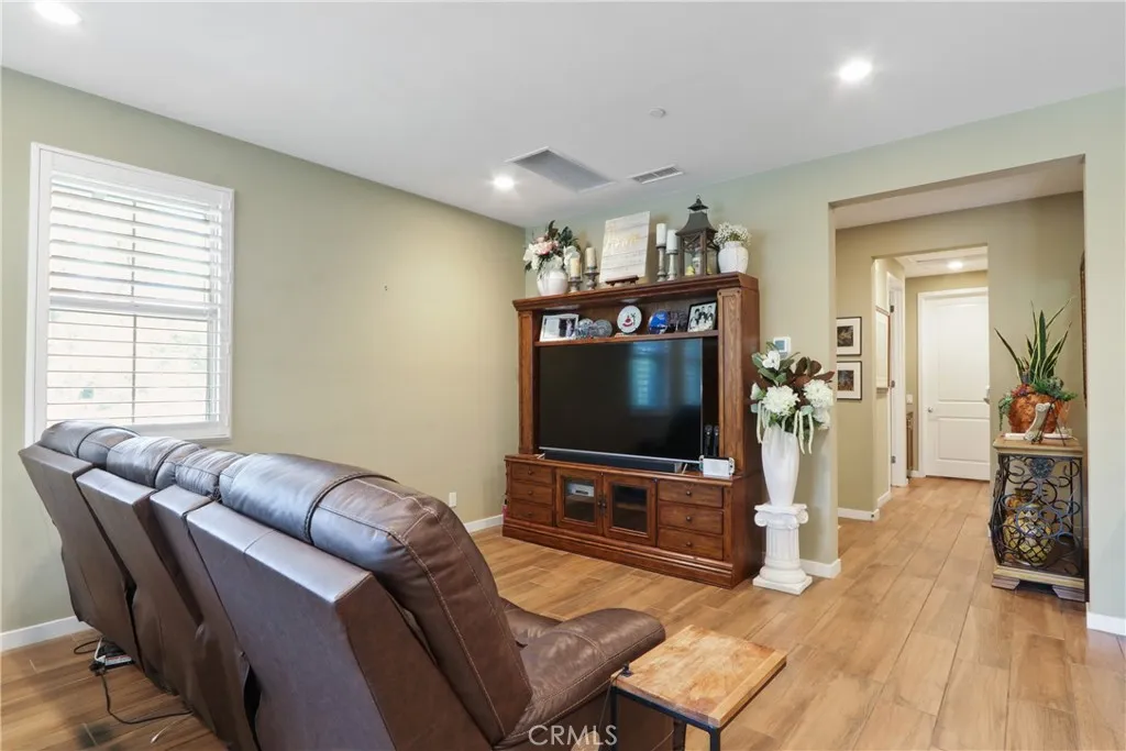 10902 Flora Park Way, Cypress, CA 90720 - Photo 5 of 35, Cypress, CA