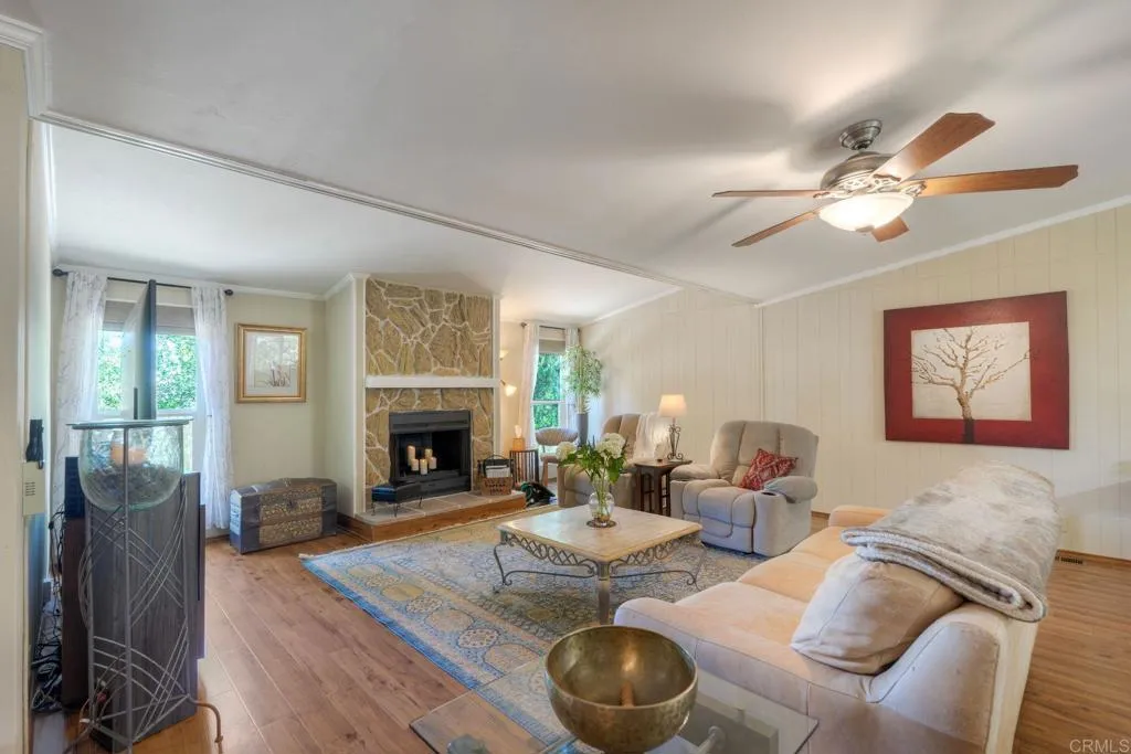 https://cdn.realtyfeed.com/cdn/127/306703121/b73857ae6c6cd07a14b2f177e1f8adb0.webp