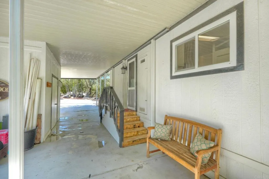 https://cdn.realtyfeed.com/cdn/127/306703121/e6ee58caf1434ec269634ad61484c3e9.webp