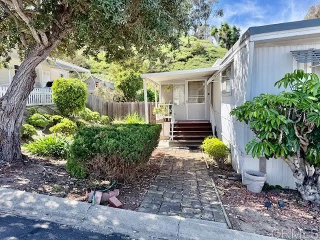 https://cdn.realtyfeed.com/cdn/127/306703155/7e473207dc8814eedb4238d9ed180977.webp