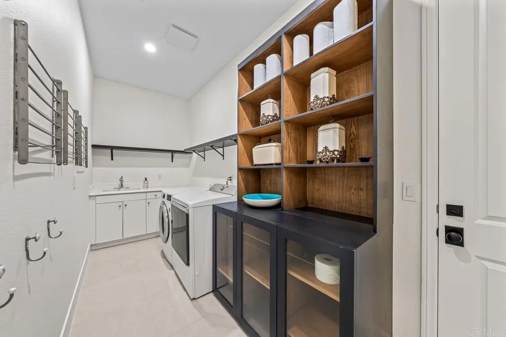 https://cdn.realtyfeed.com/cdn/127/306703211/4cb7adb2f307ec48b94719225a831f47.webp