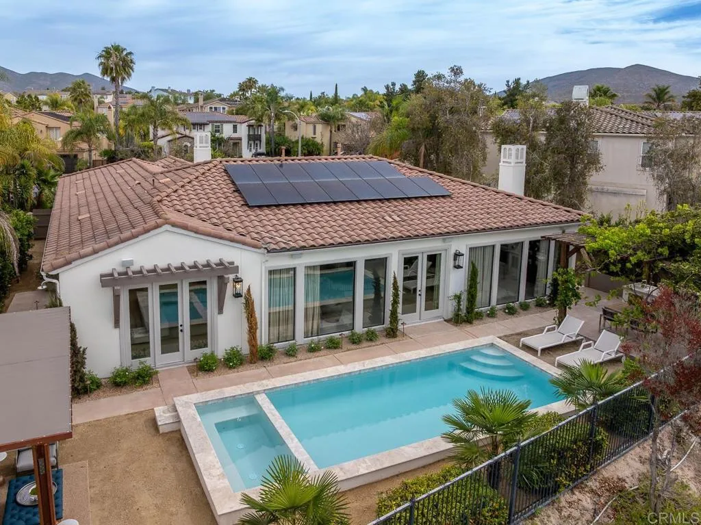 https://cdn.realtyfeed.com/cdn/127/306703211/629127fd2cccd1df43aa2cb7d94246c2.webp