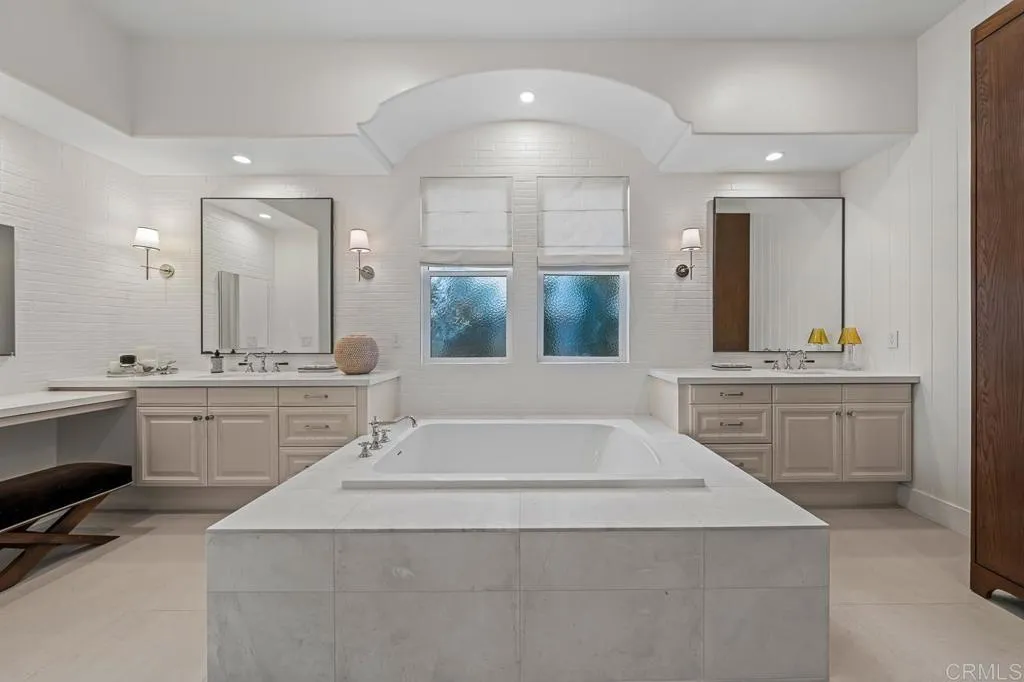 https://cdn.realtyfeed.com/cdn/127/306703211/68e77fe3bd60247a85f00514b48faa45.webp