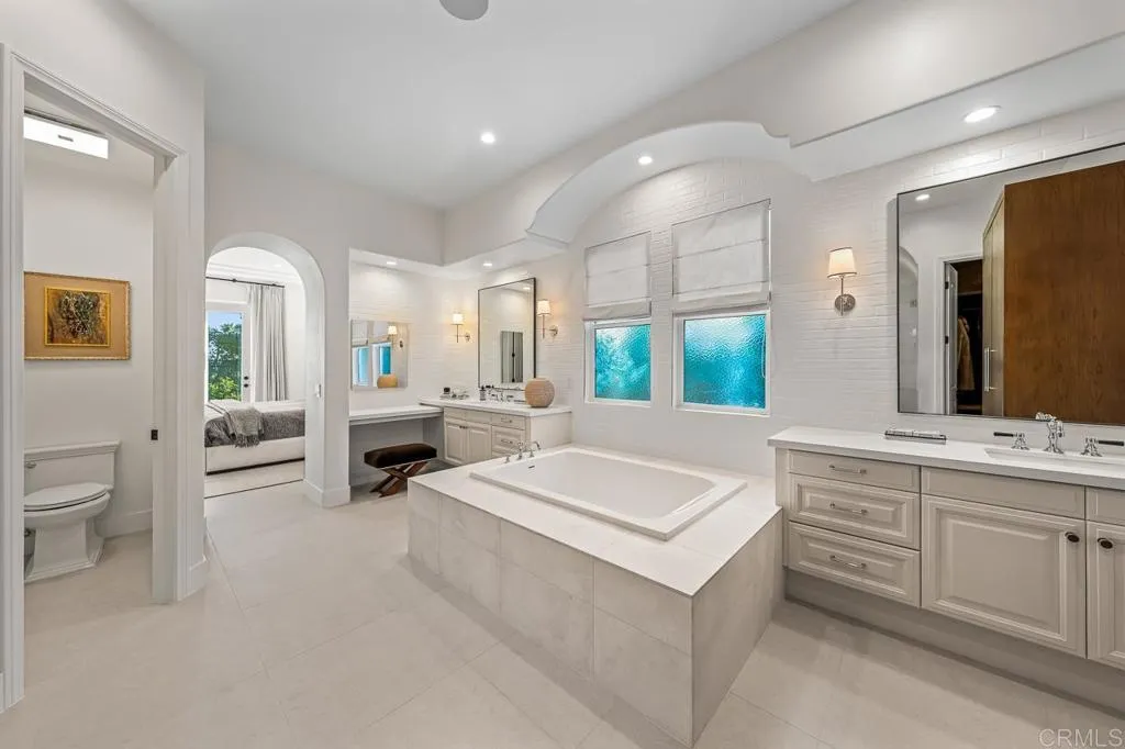 https://cdn.realtyfeed.com/cdn/127/306703211/df393ac3919e2910f0591bdb277e1f44.webp