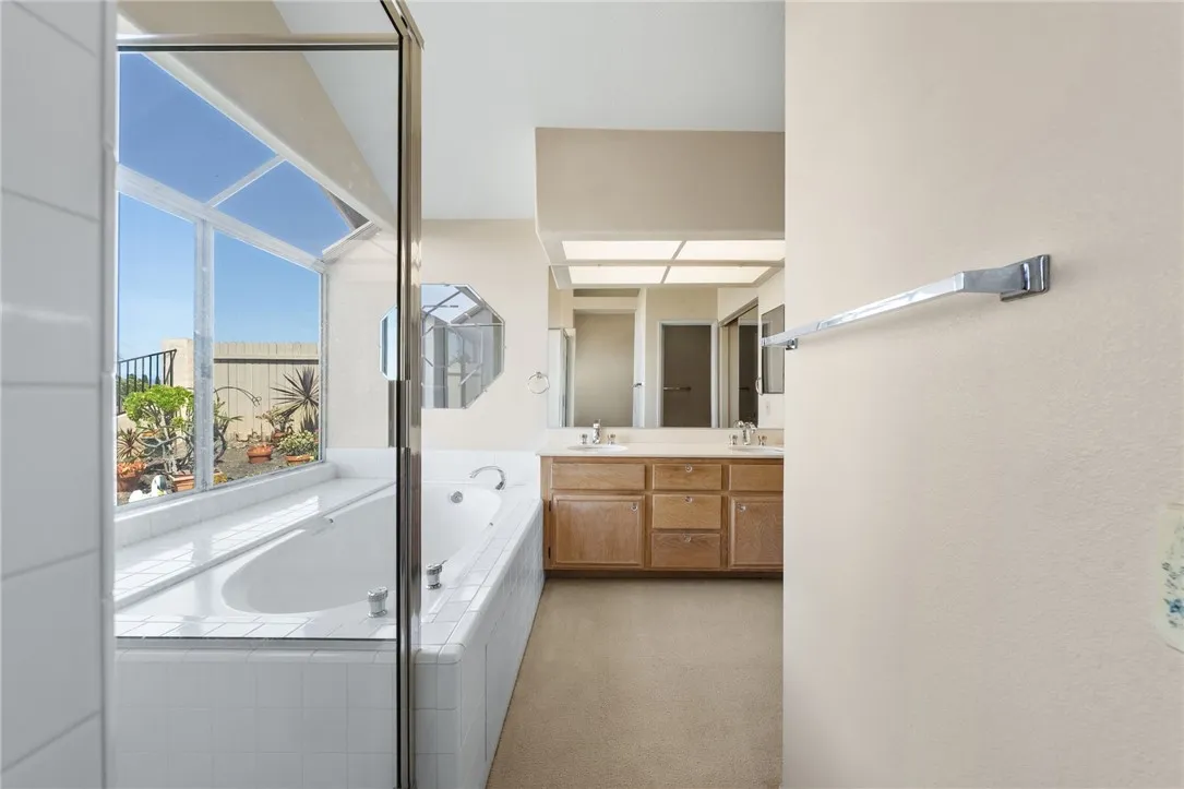 https://cdn.realtyfeed.com/cdn/127/306703220/6d33e0798220b065897b373d7c1d2aa5.webp