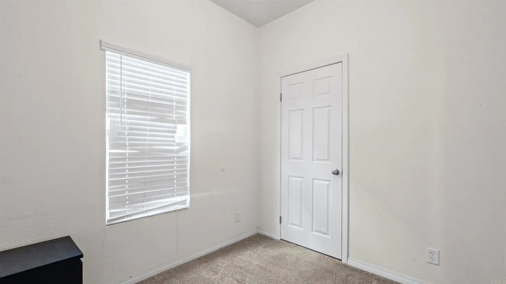 https://cdn.realtyfeed.com/cdn/127/306703365/211711beff23dbf7dd6b404b461cc472.webp