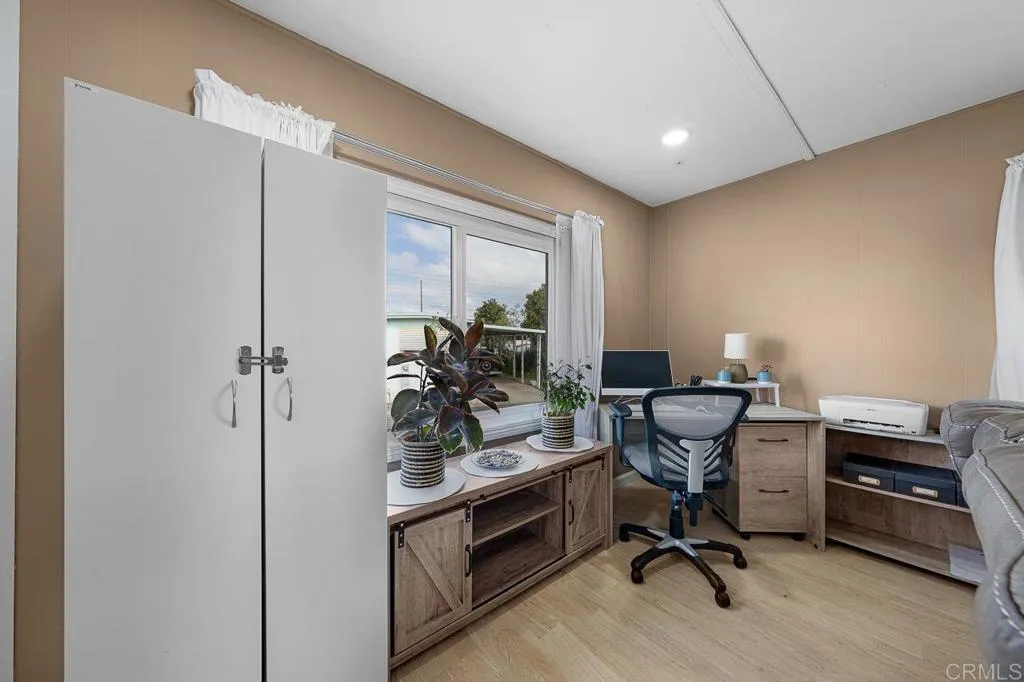https://cdn.realtyfeed.com/cdn/127/306703372/00f4dcc427b7819f1b054f8c508068da.webp