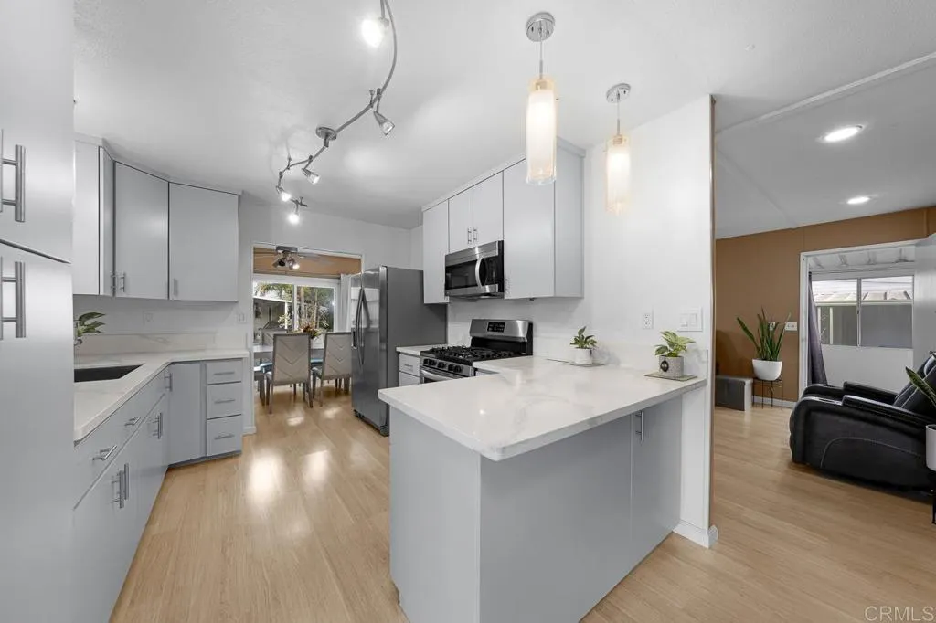 https://cdn.realtyfeed.com/cdn/127/306703372/146c20f620033d7e7825549e18065869.webp