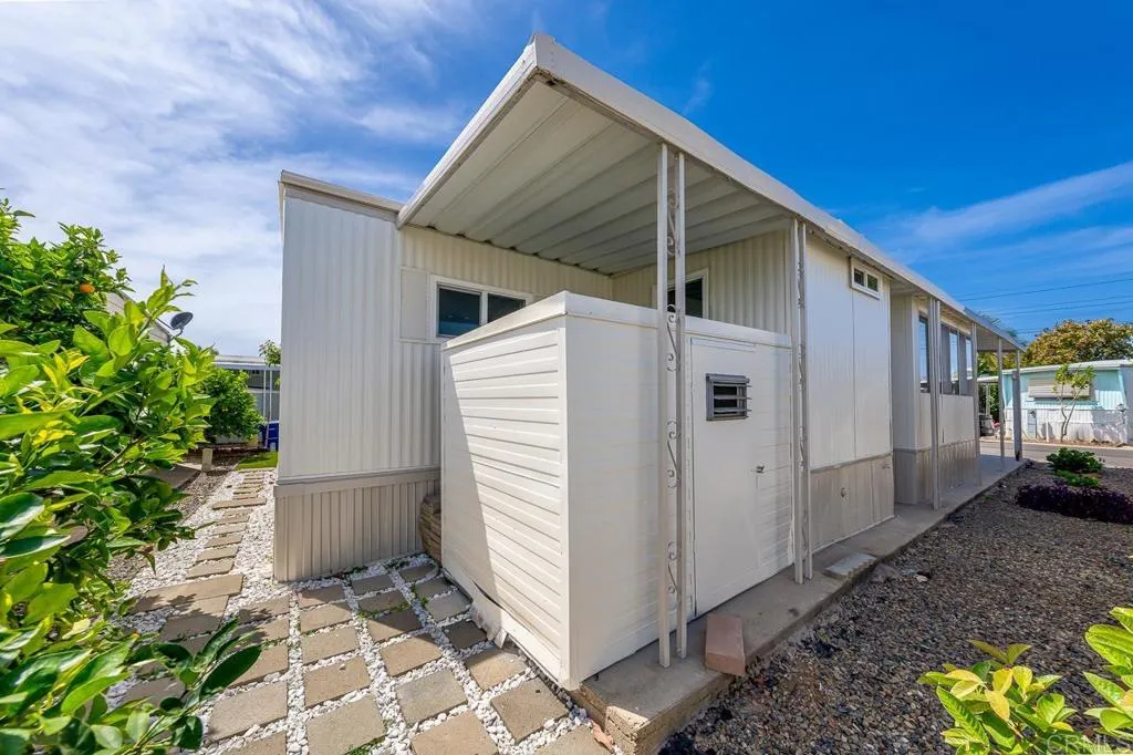https://cdn.realtyfeed.com/cdn/127/306703372/a056c3ab3bd5dc02d8725899aace40a0.webp