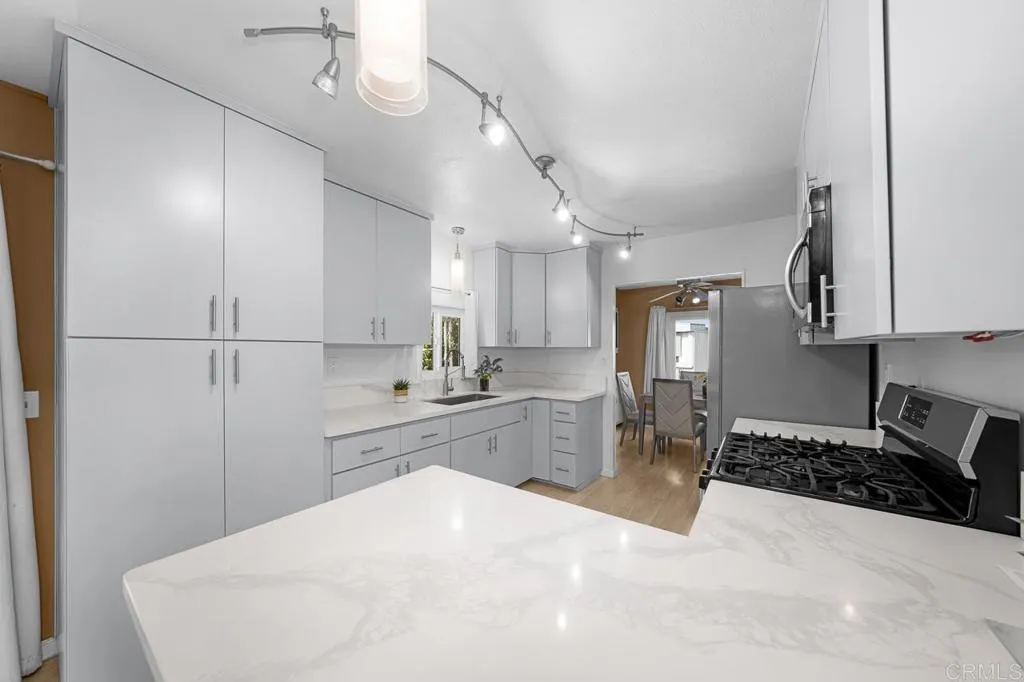 https://cdn.realtyfeed.com/cdn/127/306703372/ce12322c008b82e54e00e7da543a384c.webp
