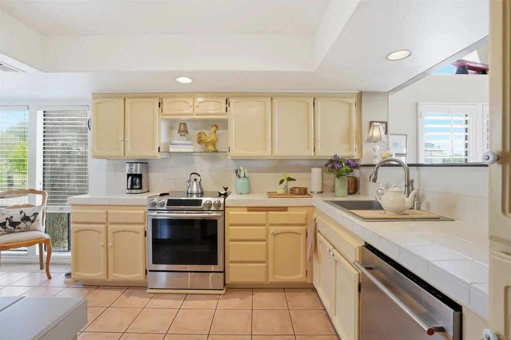 https://cdn.realtyfeed.com/cdn/127/306703408/815ad014e52ad1aae8c83af8bf670287.webp