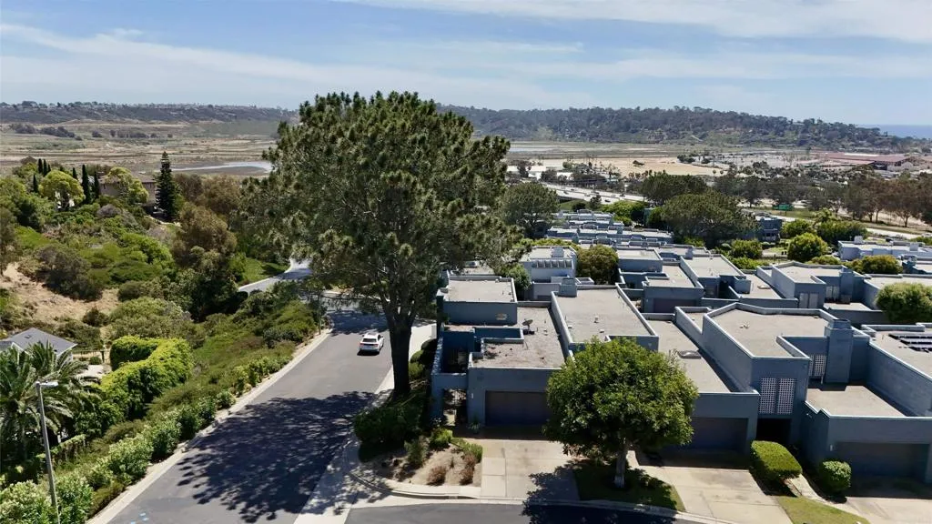 https://cdn.realtyfeed.com/cdn/127/306703408/887cbd39c9cc58829164ac4d47b9370a.webp