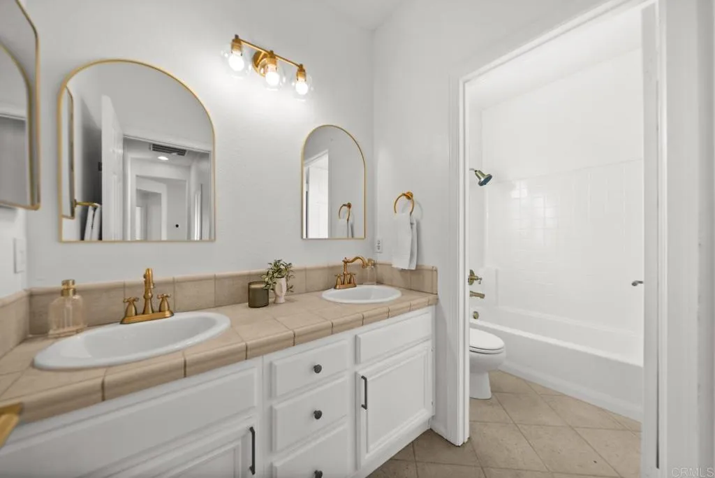 https://cdn.realtyfeed.com/cdn/127/306703475/05990227df2681c6e3d448fdc6e704dd.webp
