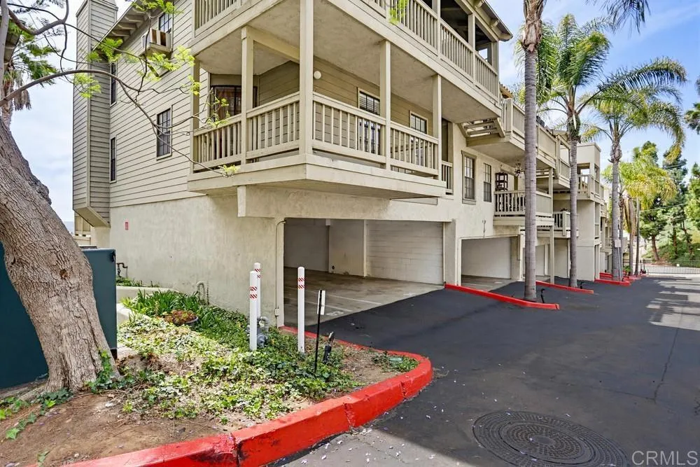 https://cdn.realtyfeed.com/cdn/127/306703492/050ec8484f82de8f1c8079cce2e6a1ff.webp