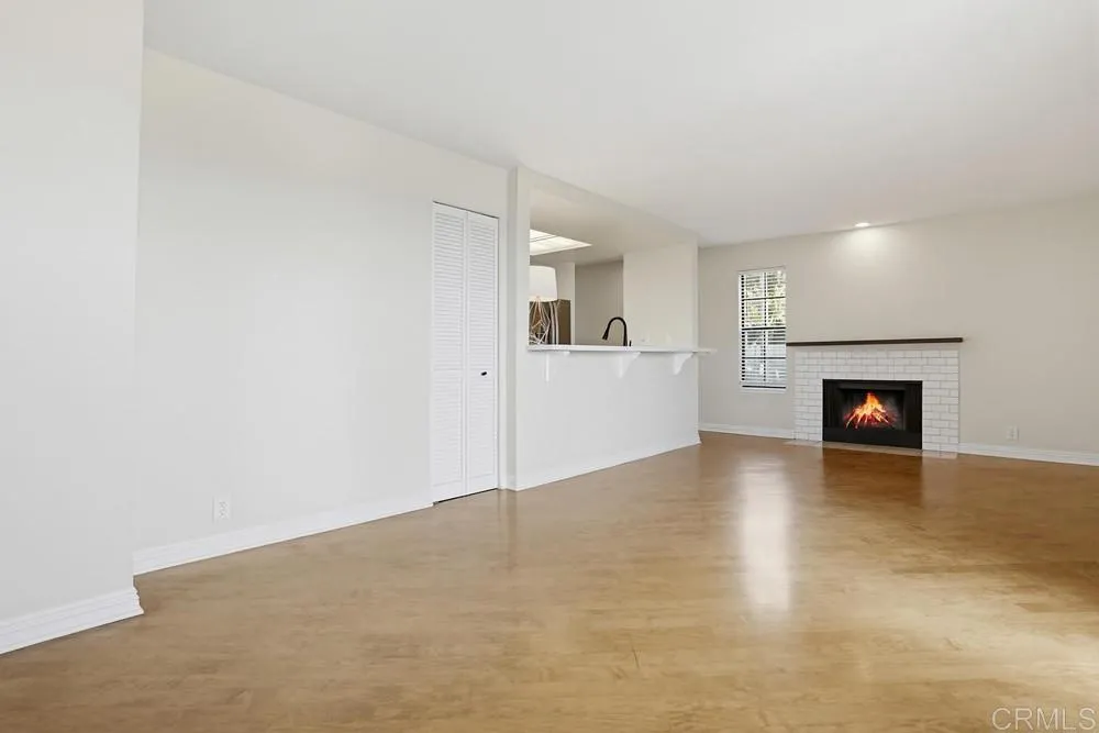 https://cdn.realtyfeed.com/cdn/127/306703492/2caee4f23eee6fdb9d0b771b3cdcff1d.webp