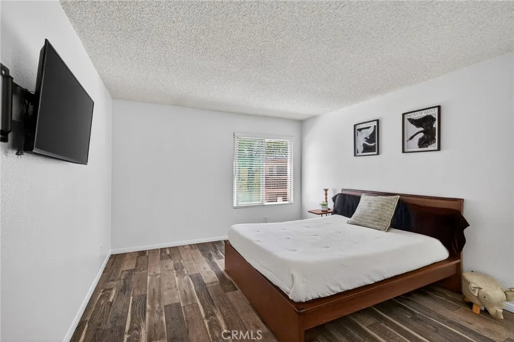 Photo #13: SB26090419 Listing: Photo #13