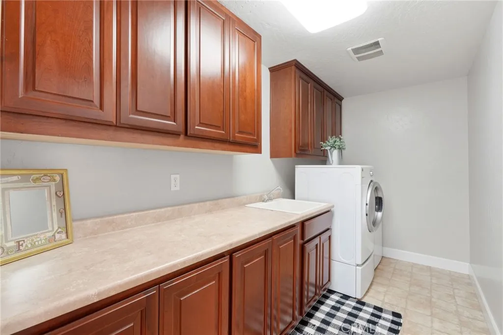 295 Johnson Court, Tulare, CA, 93274
