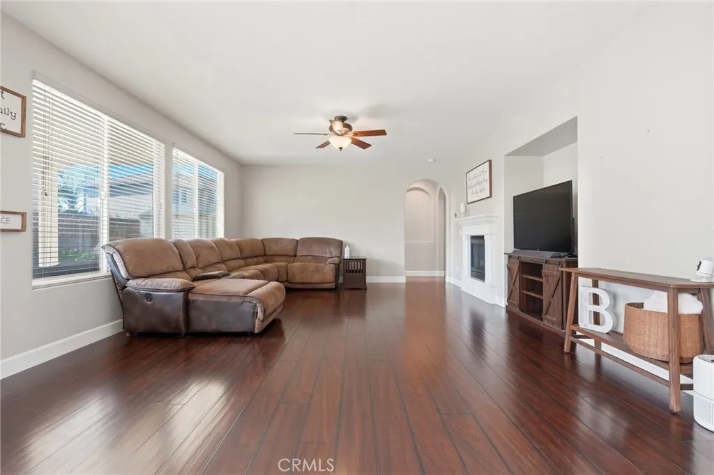 295 Johnson Court, Tulare, CA, 93274