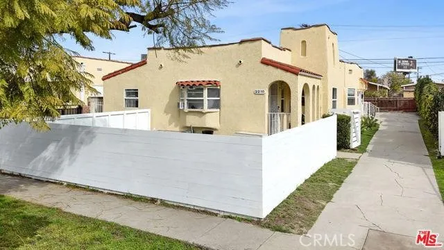 LA